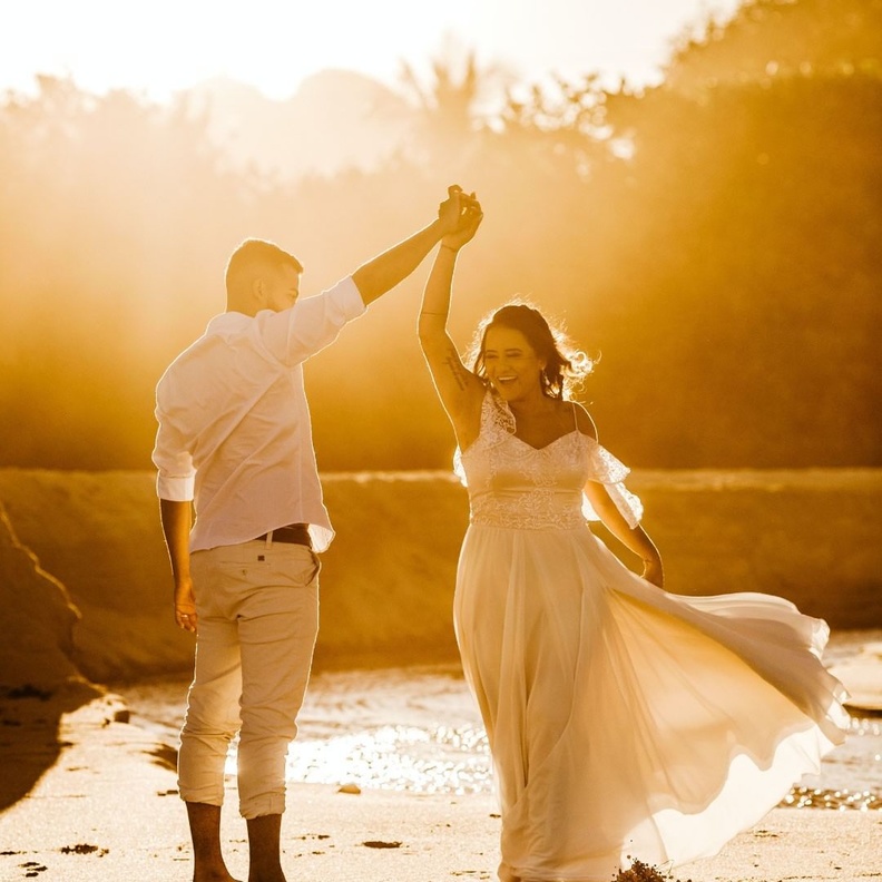 ردة فعل صادمة من عريس تجاه والدته في حفل الزفاف من على تويتر