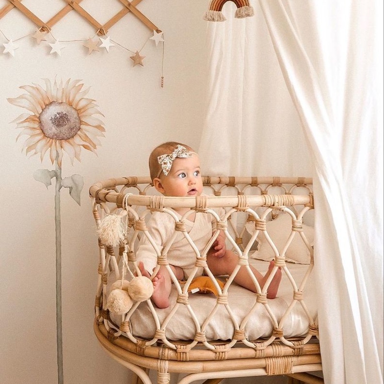 سرير أطفال من الخيزران بتصميم رائع