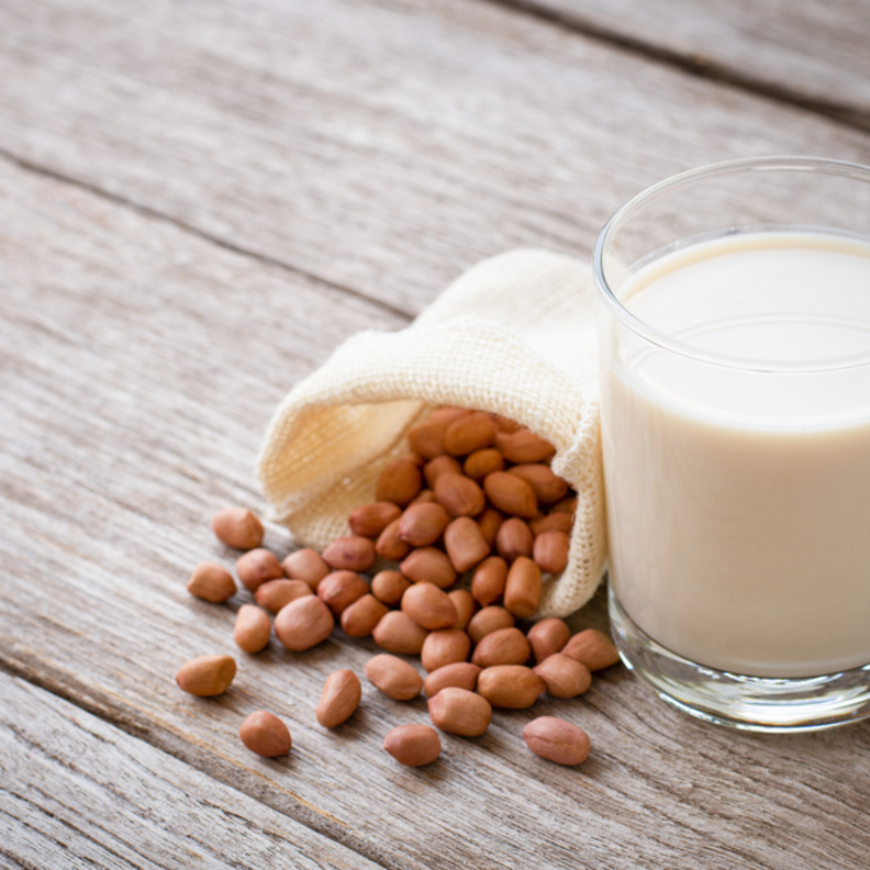 فوائد حب العزيز مع الحليب للتسمين