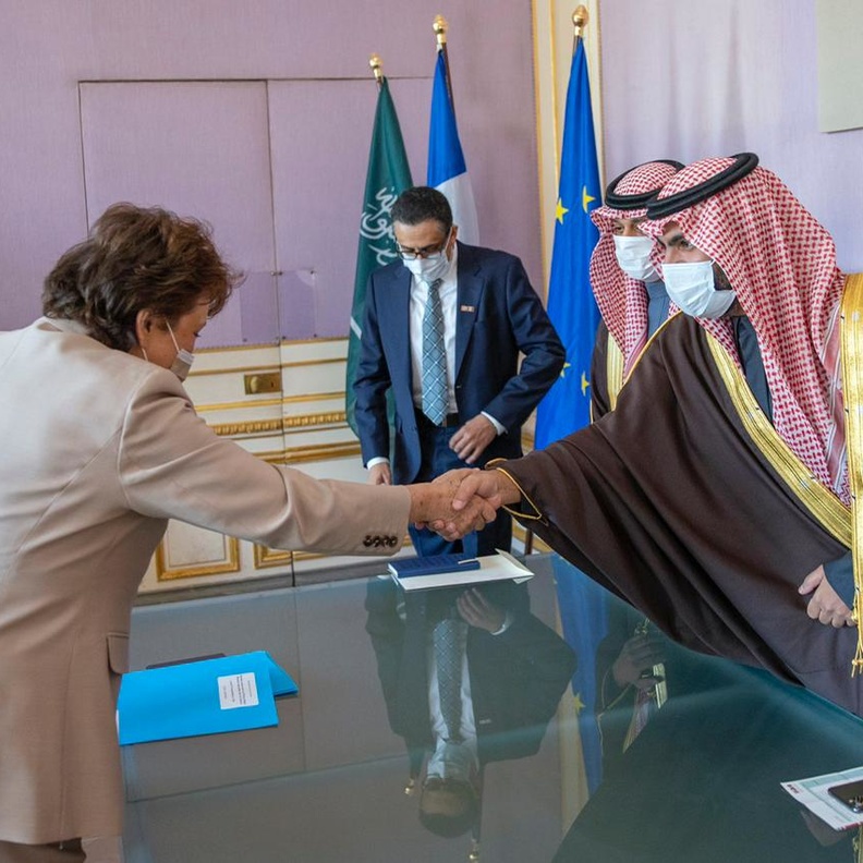 سمو وزير الثقافة يلتقي وزيرة الثقافة الفرنسية