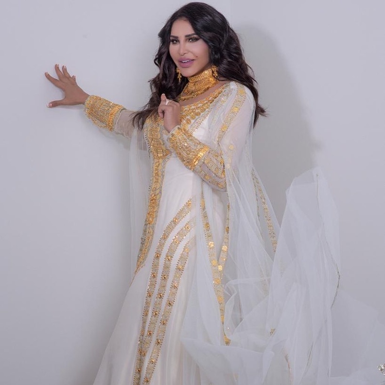 عبايات للعروس من النجمات انستقرام@ahlamalshamsi