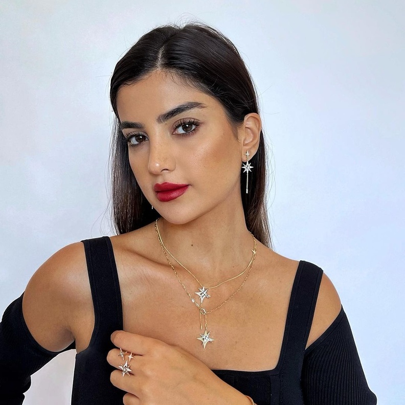 علا فرحات بمجوهرات ستار من دماس