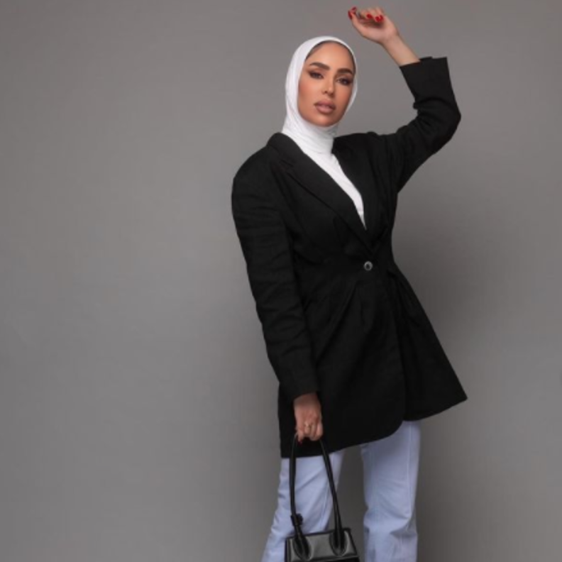 أفكار مميز لتنسيق البليزر الاسود للصبايا المحجبات