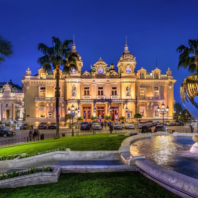 فندق شاطئ مونت كارلو Monte Carlo Beach-unsplash