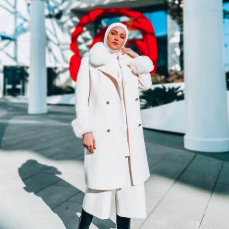 أزياء باللون الأبيض للمحجبات مستوحاة من انستقرام الفاشينيستا 