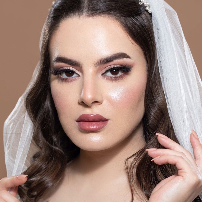 من مكياج العرايس من خبيرة التجميل السعودية عهود النقيدان