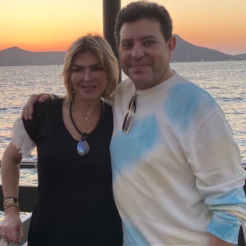 هاني شاكر مع زوجته = انستغرام الفنان