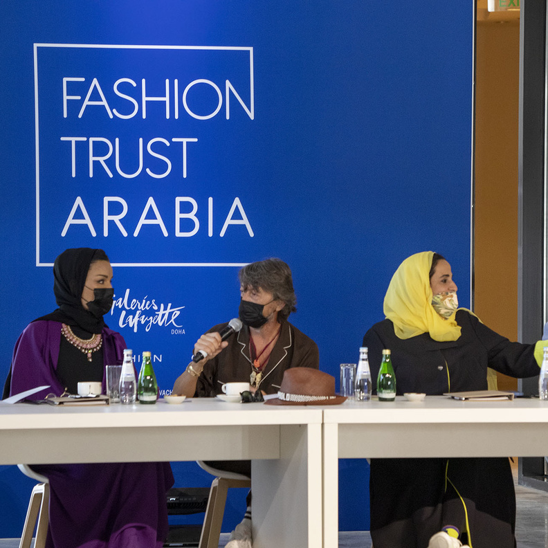 هنأت مؤسسة فاشن ترست أرابيا Fashion Trust Arabia الفائزين في حفل توزيع الجوائز لعام 2021