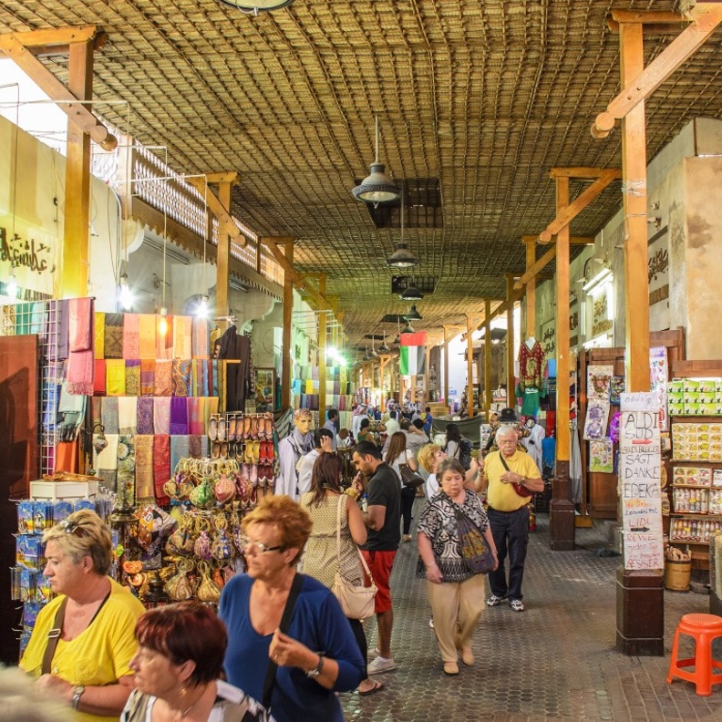 سوق نايف.. لا تفوت تجربة ممتعة للتسوق في دبي - المصدر وكالة أنباء الإمارات 