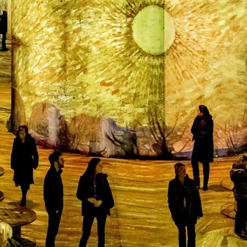  تجربة فنية ثقافية مختلفة يعيشها الزوار في إنفينيتي دي لوميير