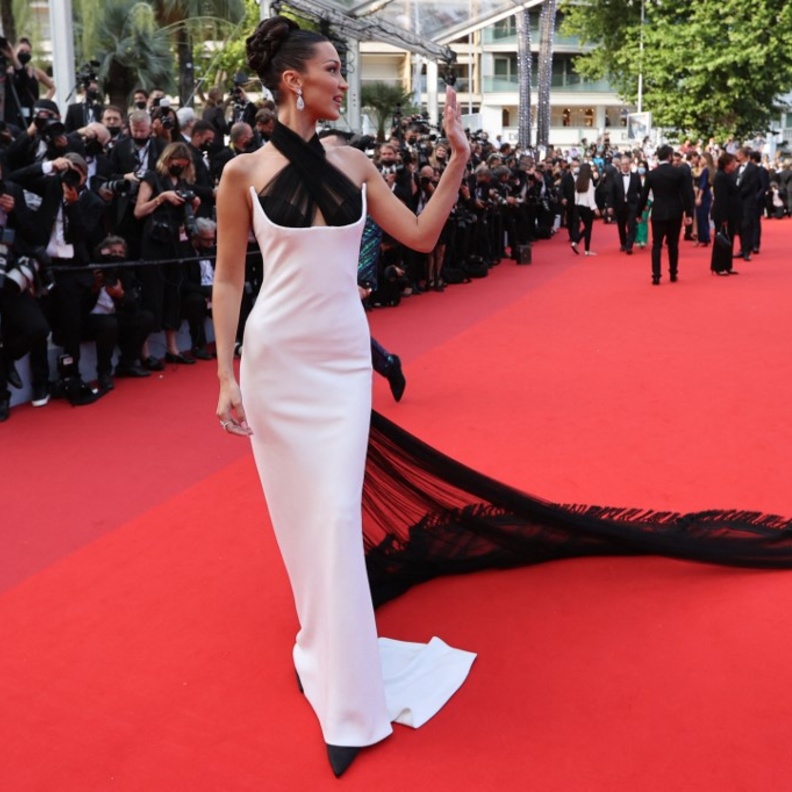 بيلا حديد.. جرأة في التصريحات والإطلالات وسوبر موديل من طراز خاص