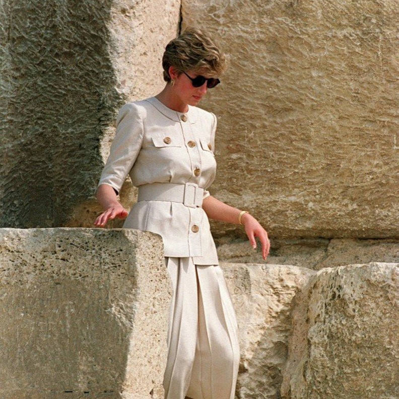 ما بين اليوم والأمس.. كيف كانت زيارة زوجتي الأمير تشارلز "ديانا وكاميلا" إلى مصر؟