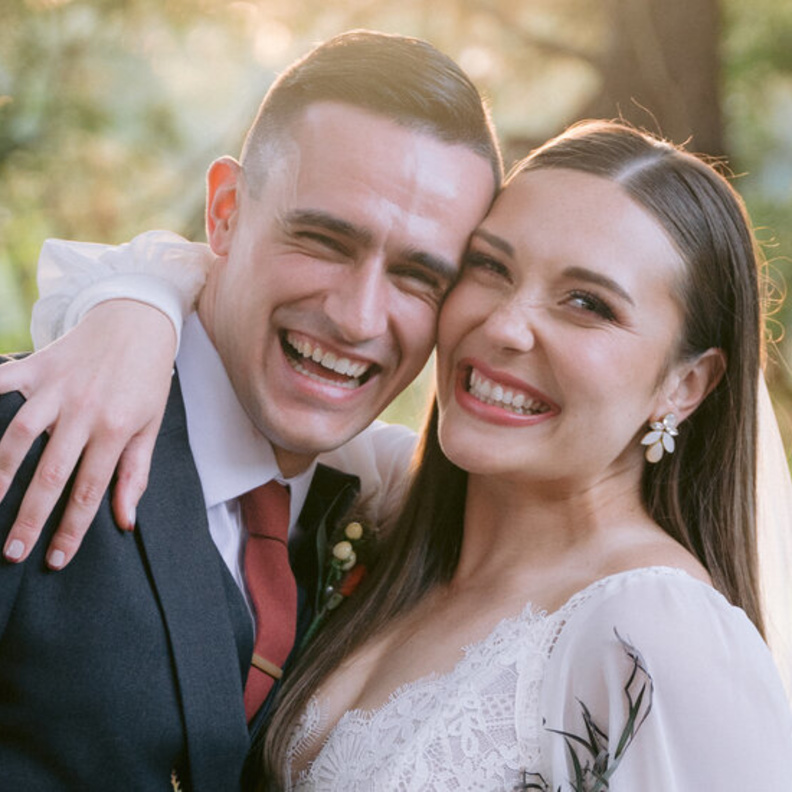 طريف لرقصة عروسين وضيوف زفافهما