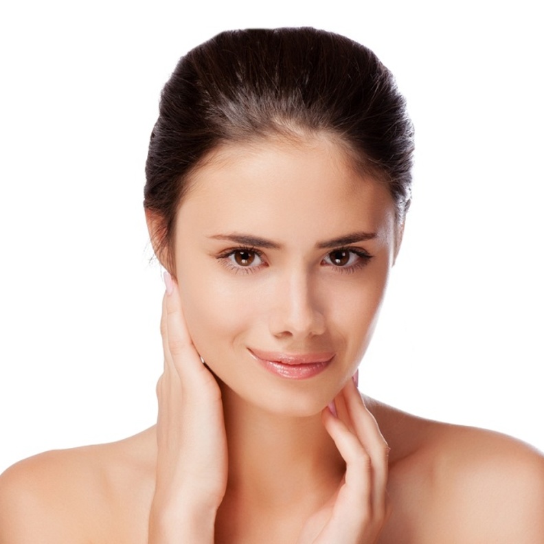 أسباب جفاف البشرة وطرق علاجها وترطيبها