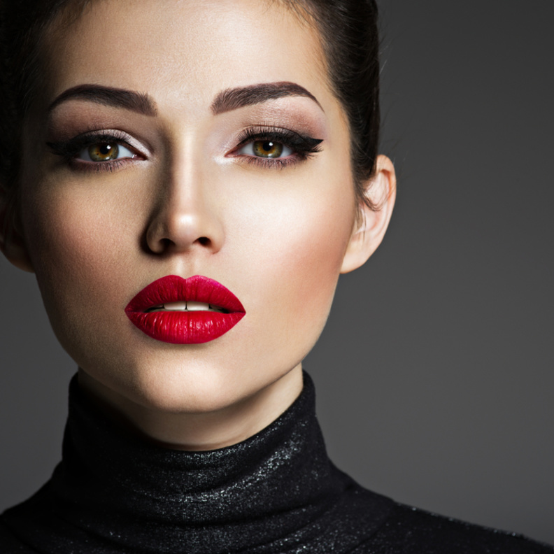  ألوان المكياج المناسبة للبشرة القمحية