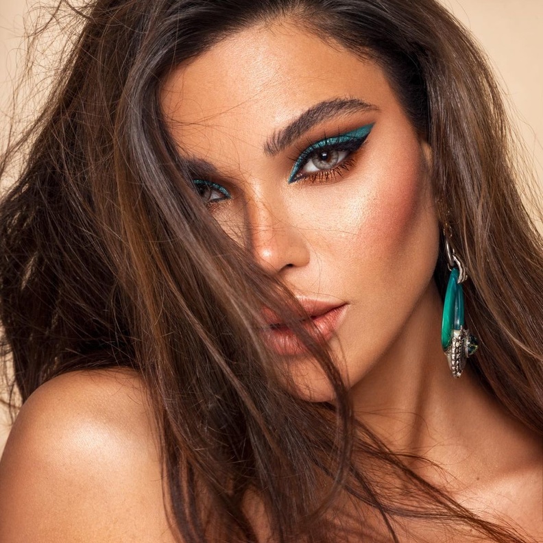 افكار مكياج باللون الاخضر - الصورة من حساب خبير التجميل داني كامل على انستغرام