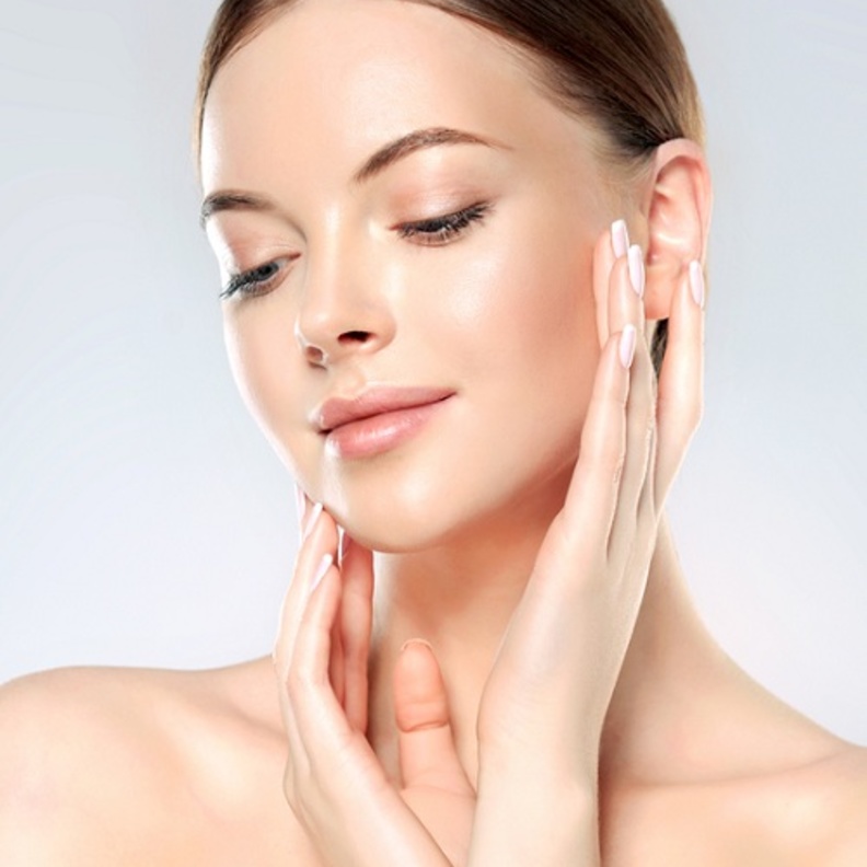 ماسكات طبيعية لتفتيح البشرة بسرعة عن تجربة في اليوم الوطني الإماراتي