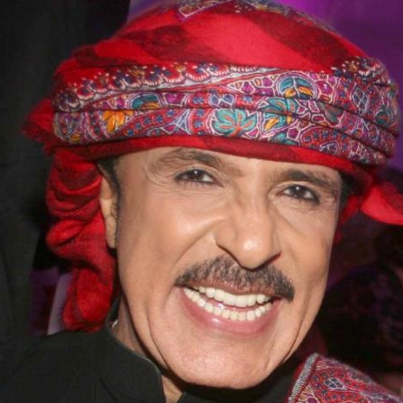 عبدالله بالخير يصدم الجمهور بتسريحة شعره وردة فعل طريفة لـ مشاعل الشحي