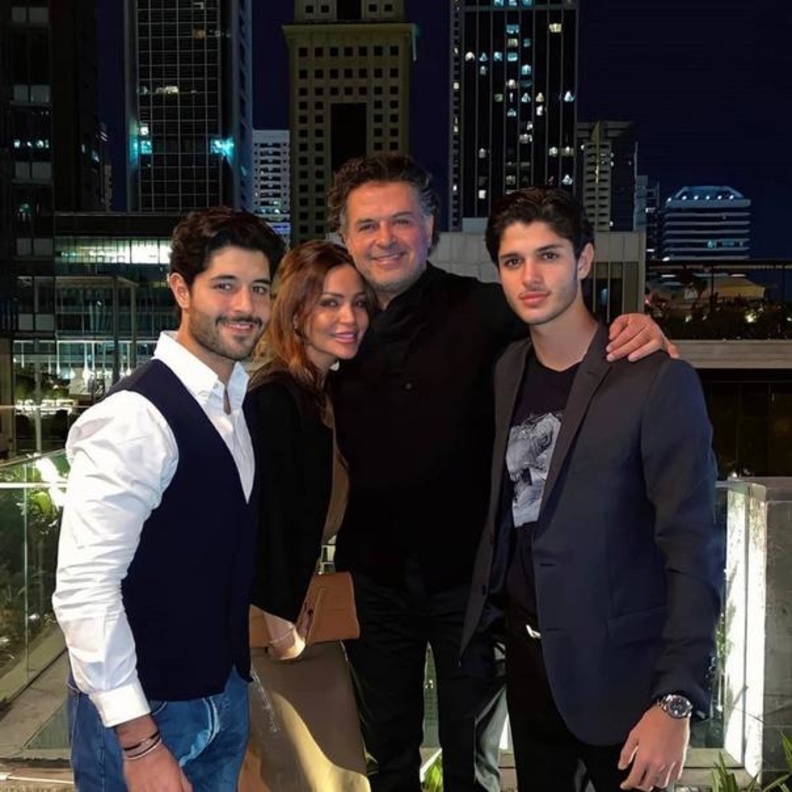  أبرز نجوم عرب حصلوا على الإقامة الذهبية في الإمارات