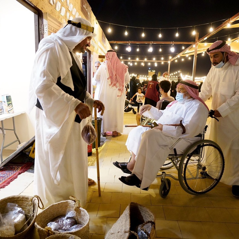مذاقات شعبية متنوعة لعشاق التراث في "قرية زمان" بموسم الرياض 2021