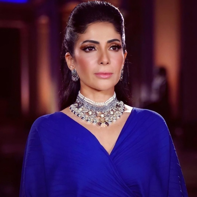 صور إطلالات منى زكي الجمالية وكيف تطورت بمناسبة عيد ميلادها