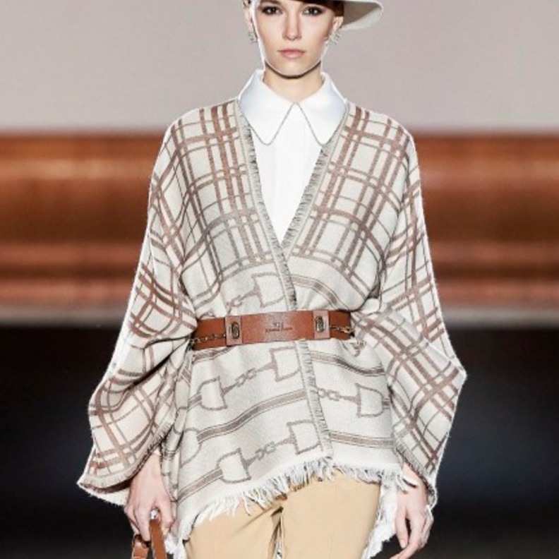 حزام أسود معقود من Bora Aksu