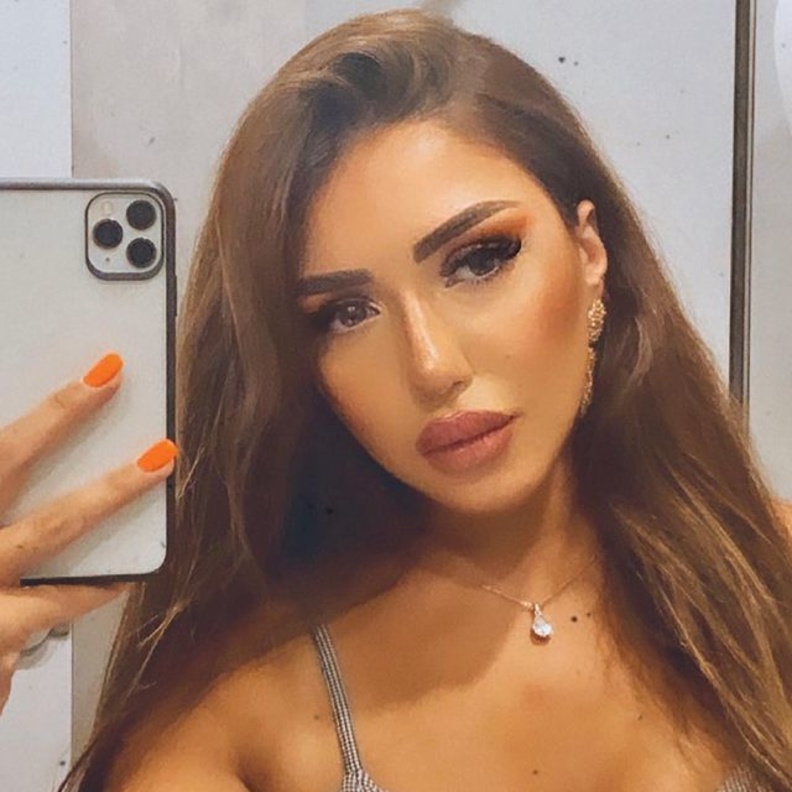 سارة سلامة تثير الجدل مجددا بأحدث صورها والجمهور يشبهها بـ ميريام فارس