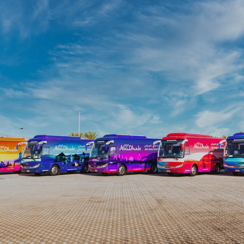 لتجربة سياحية ممتعة.. إطلاق حافلات مجانية لنقل الزوار بين المعالم السياحية في أبوظبي