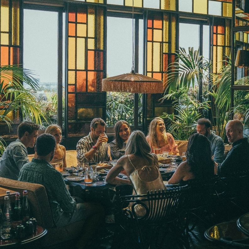 مطعم "ميمي كاكوشي".. مطعم ياباني مبتكر بأجواء من وحي الماضي