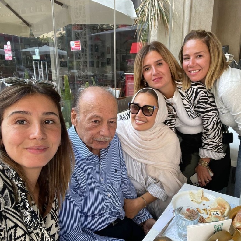 حلا شيحة بأول ظهور لها بالحجاب مع والدها بعد أزمة خلافها معه