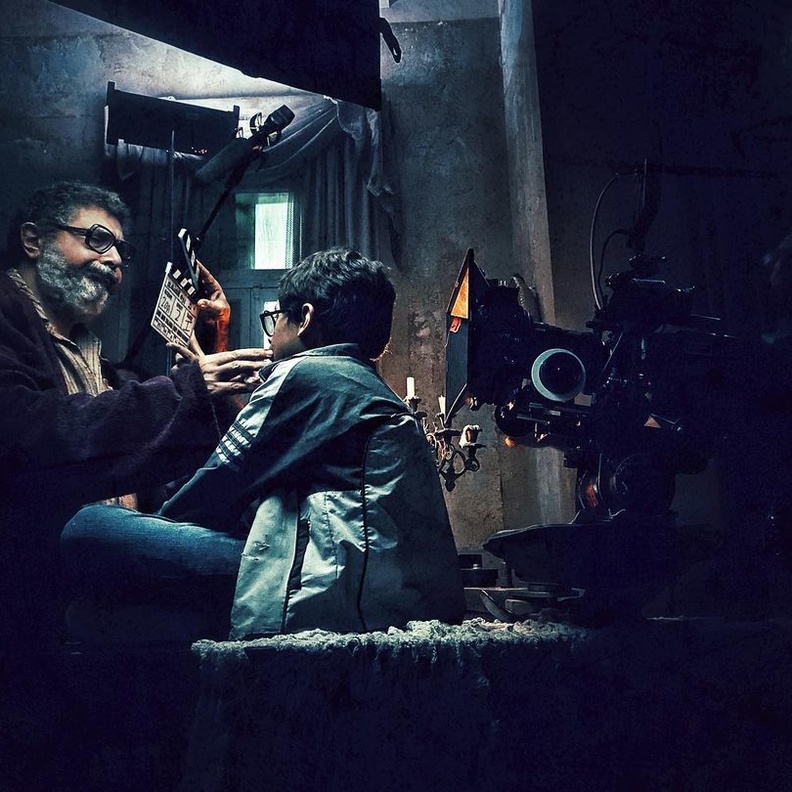 فيلم "برا المنهج"