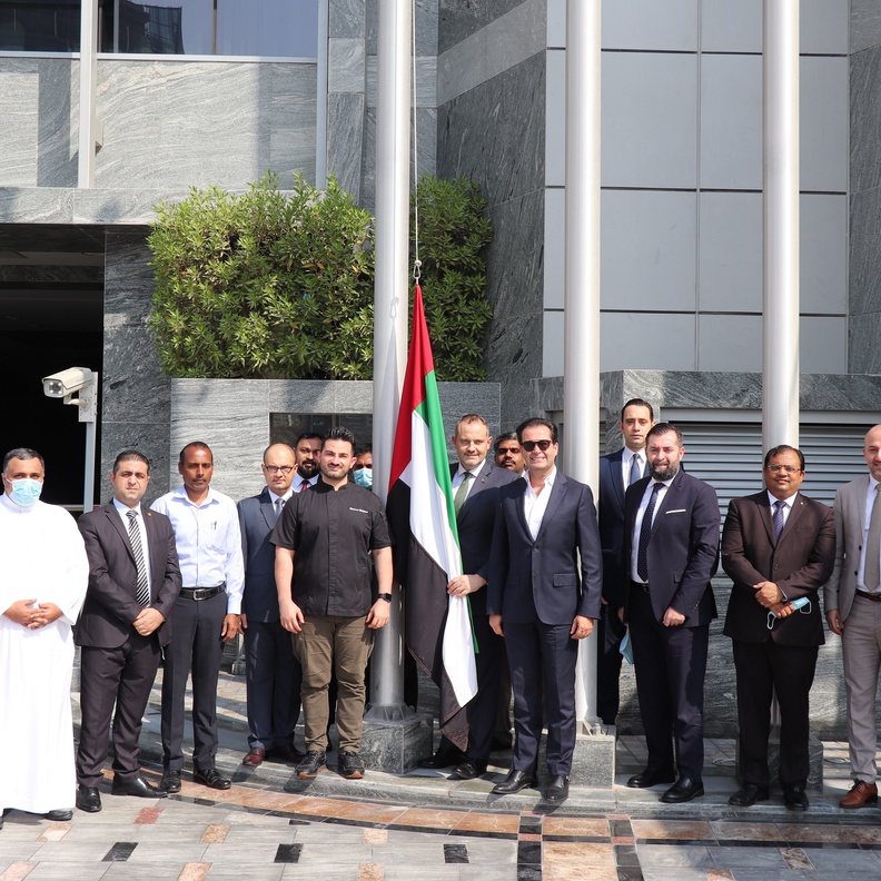 غراند ميلينيوم الخليج يحتفل بيوم العلم الإماراتي