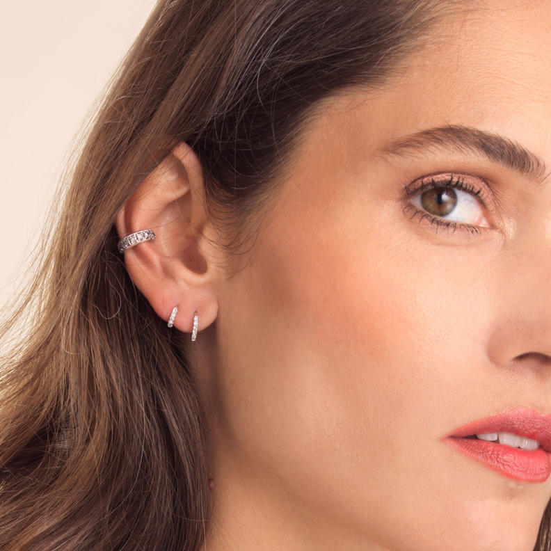 أقراط أذن عصرية لإطلالة يومية جذابة