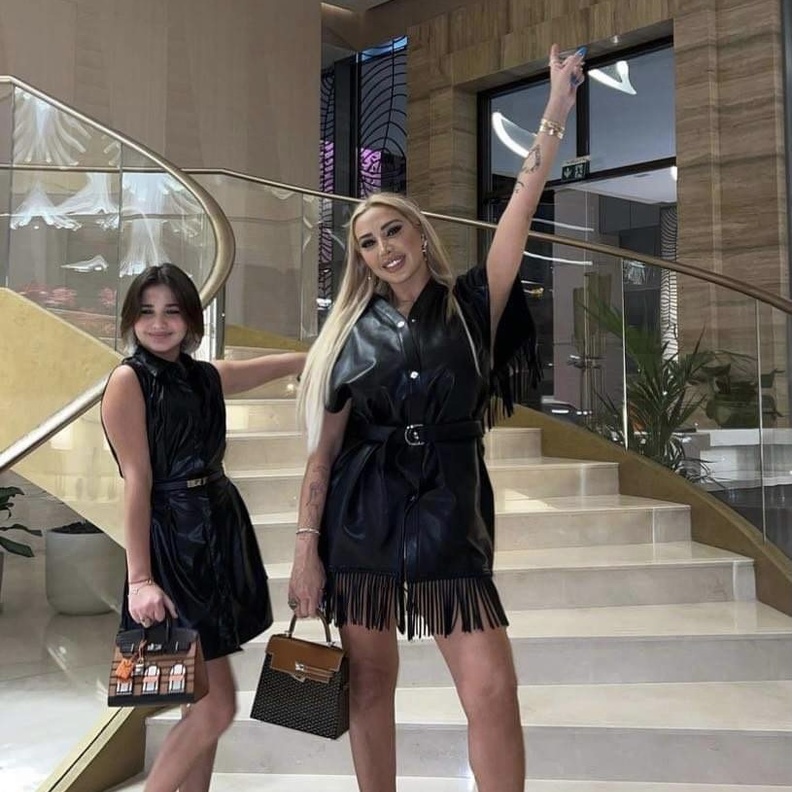 جويل وابنتها