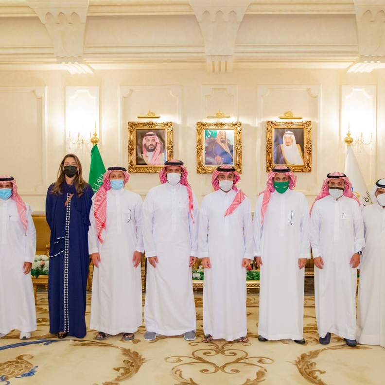 وزير الرياضة يُكرم الأبطال المتوجين في بطولة كأس العالم للراليات الصحراوية "باها 2021"