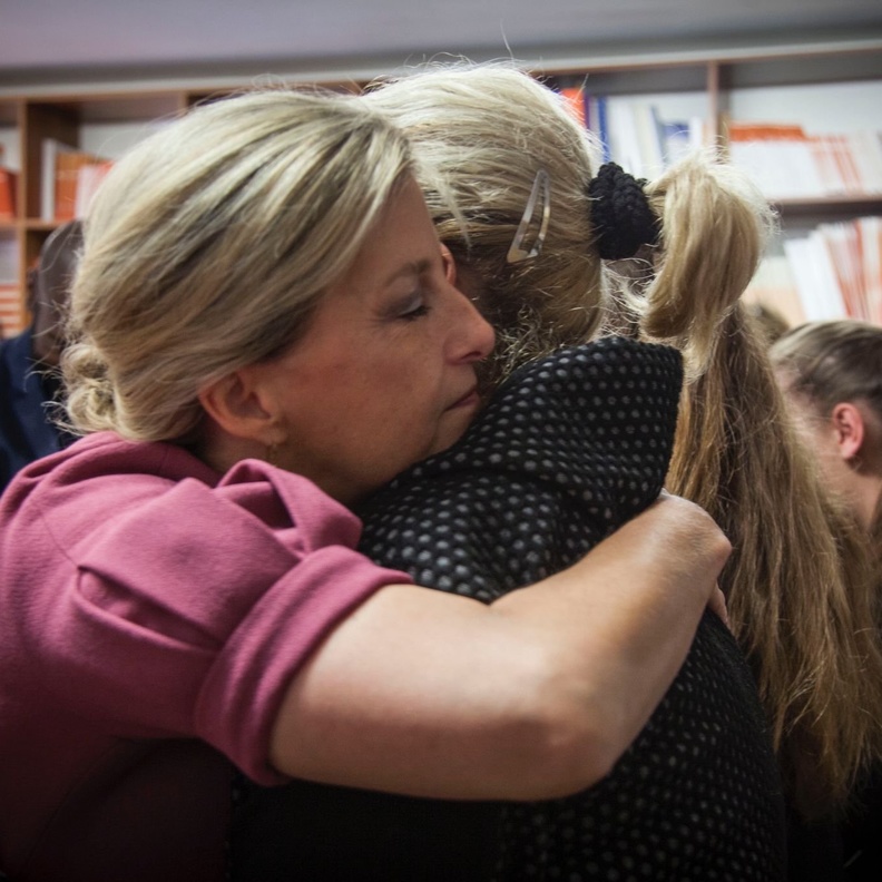 دوقة كورنوال وكونتيسة وسكس تعيدان نشر تغريدة عن العنف ضد النساء