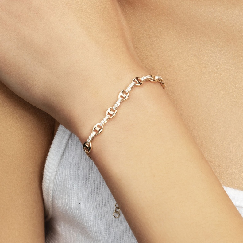 أروع أساور المحطة لمختلف أنواع الإطلالات