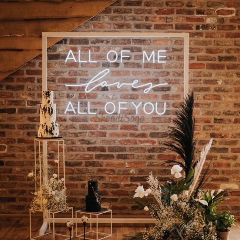 أفكار رائعة بلافتات المصابيح الثنائية لديكور حفلات الزفاف