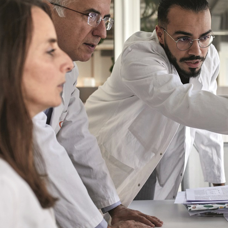 معهد باريس للدماغ وريتشارد ميل.. تعاون وثيق في مكافحة اضطرابات الجهاز العصبي