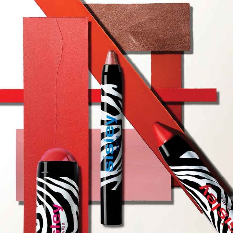 مجموعة Twist المُخطّطة بنمط جلد الحمار الوحشي من سيسلي