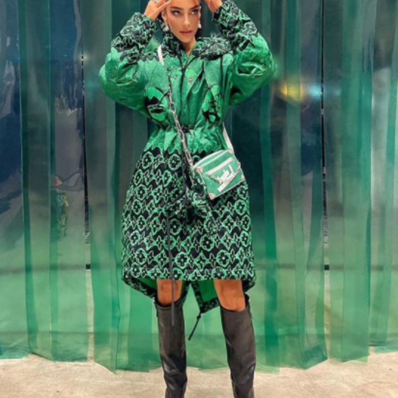 جيسيكا بإطلالة ساحرة لهذا الموسم