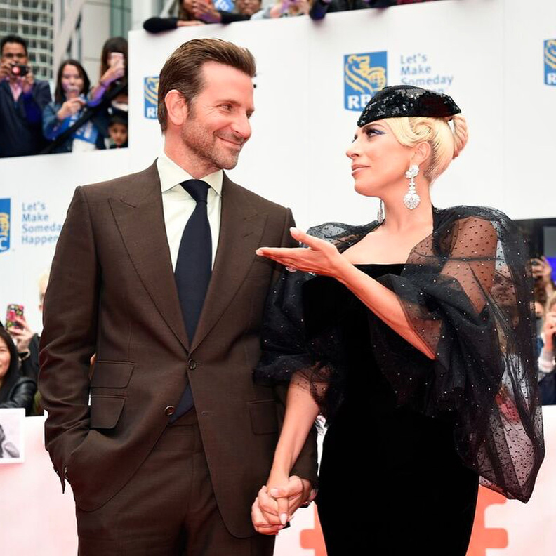 ليدي جاجا وبرادلي كوبر