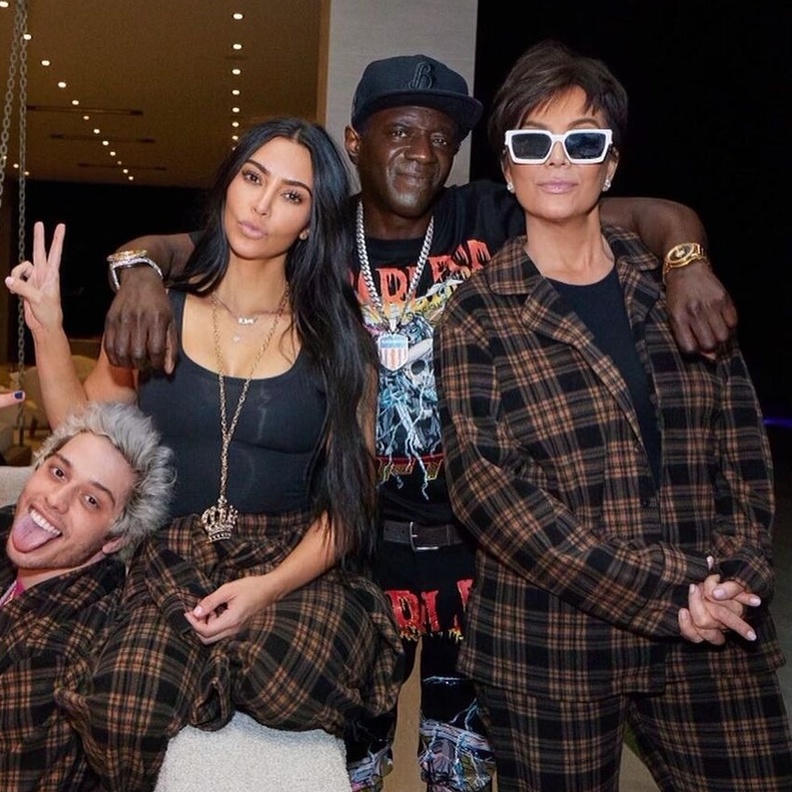 بيت ديفيدسون يحتفل بعيد ميلاده مع كيم كارداشيان