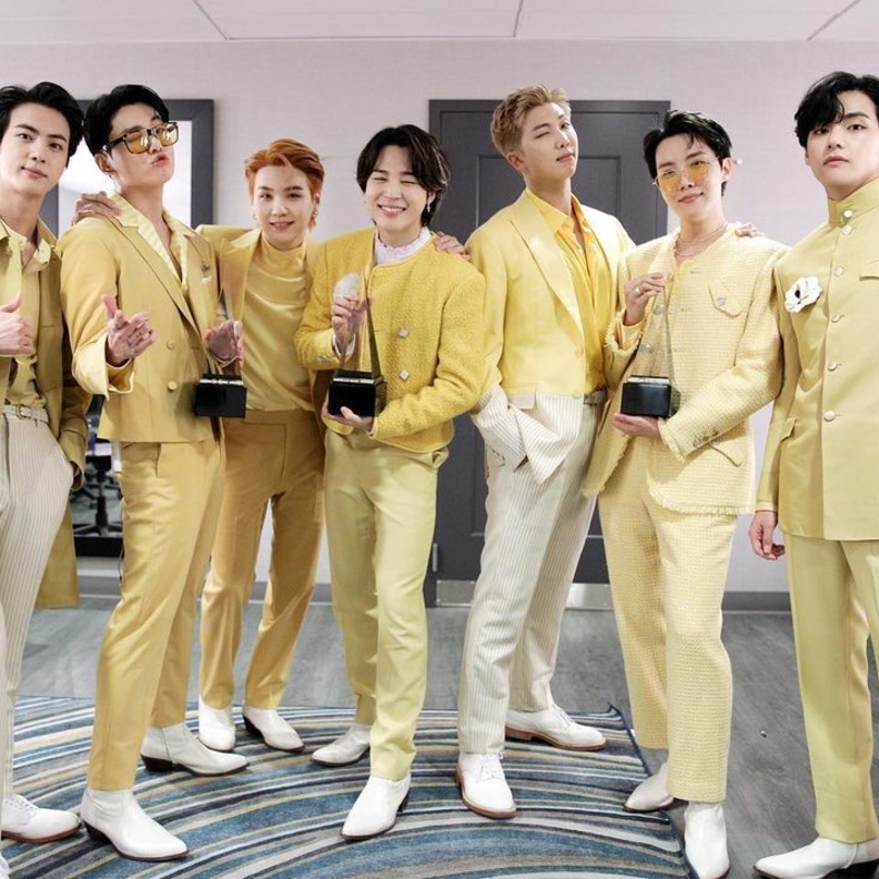 فرقة BTS تتصدر قائمة جوائز الموسيقى الأمريكية 2021