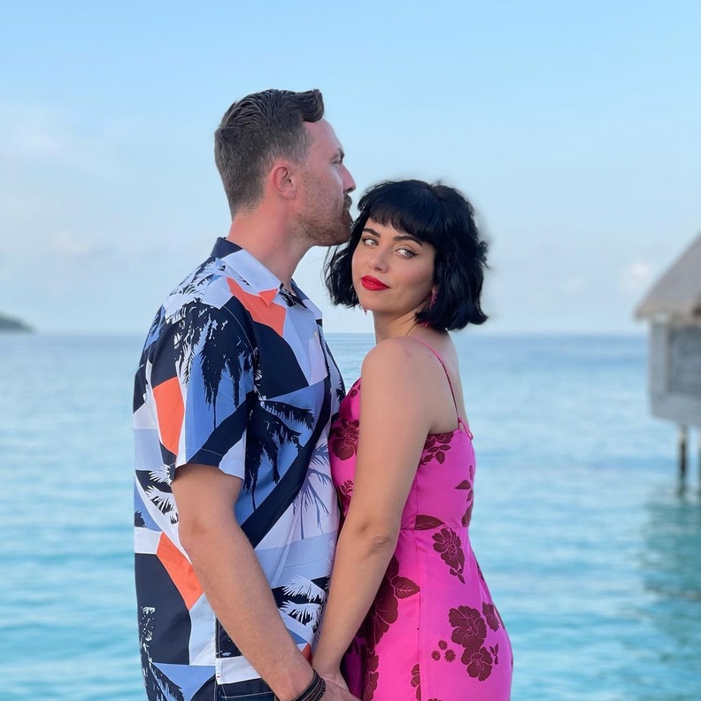 عزة زعرور وزوجها 