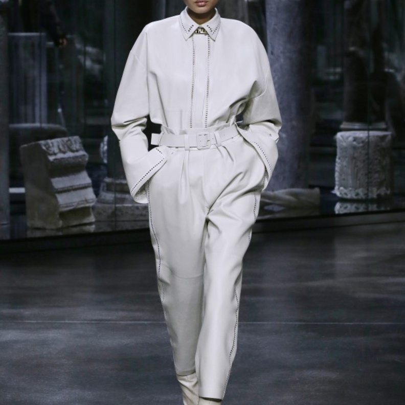 فستان جلد مميّز من Elisabetta Franchi