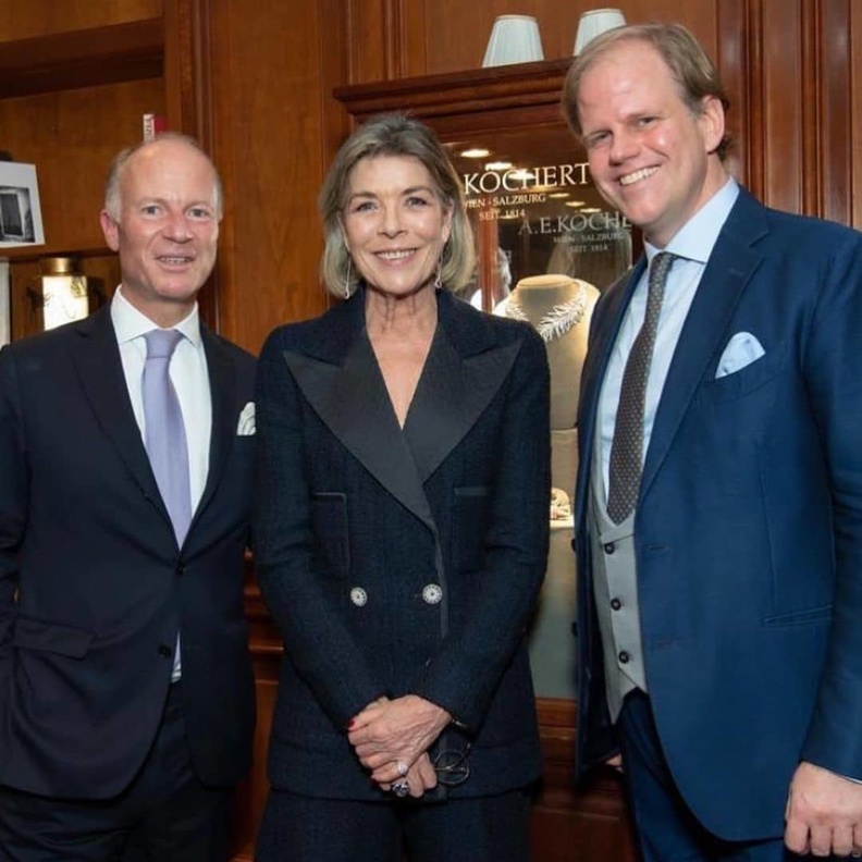 الأميرة كارولين في افتتاح معرض مجوهرات كشرت