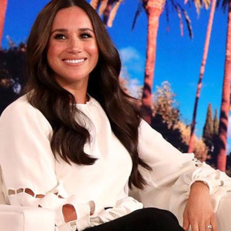 في مقطع دعائي طريف.. ميغان ماركل تصف كيف كانت تخرج من صندوق سيارتها وهي معطلة