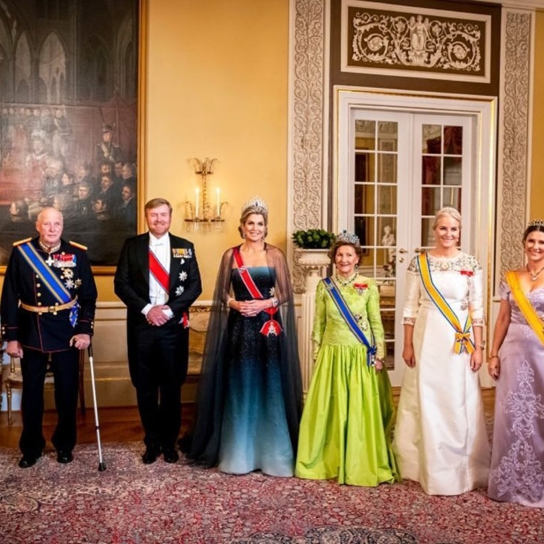 الملك هارالد والملكة سونيا يستضيفان مأدبة عشاء رسمية لملك وملكة هولندا