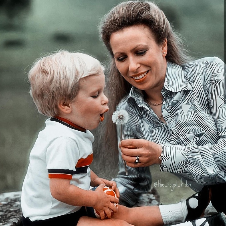 بيتر فيليبس يحتفل بعيد ميلاده 44